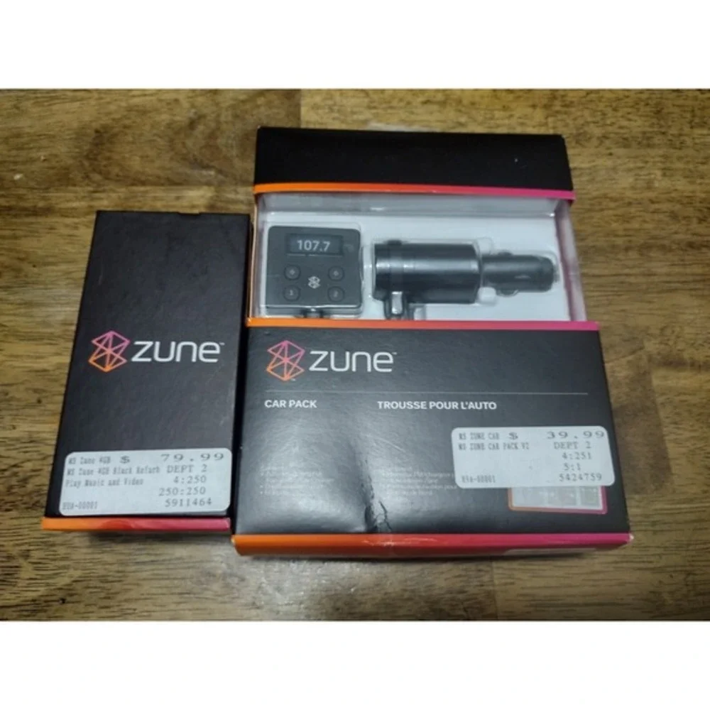 Microsoft Zune 4GB Music Video MP3 Player With Car Pack‎ SEALED